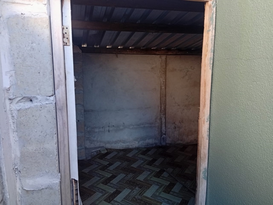 2 Bedroom Property for Sale in Mandela Park Western Cape